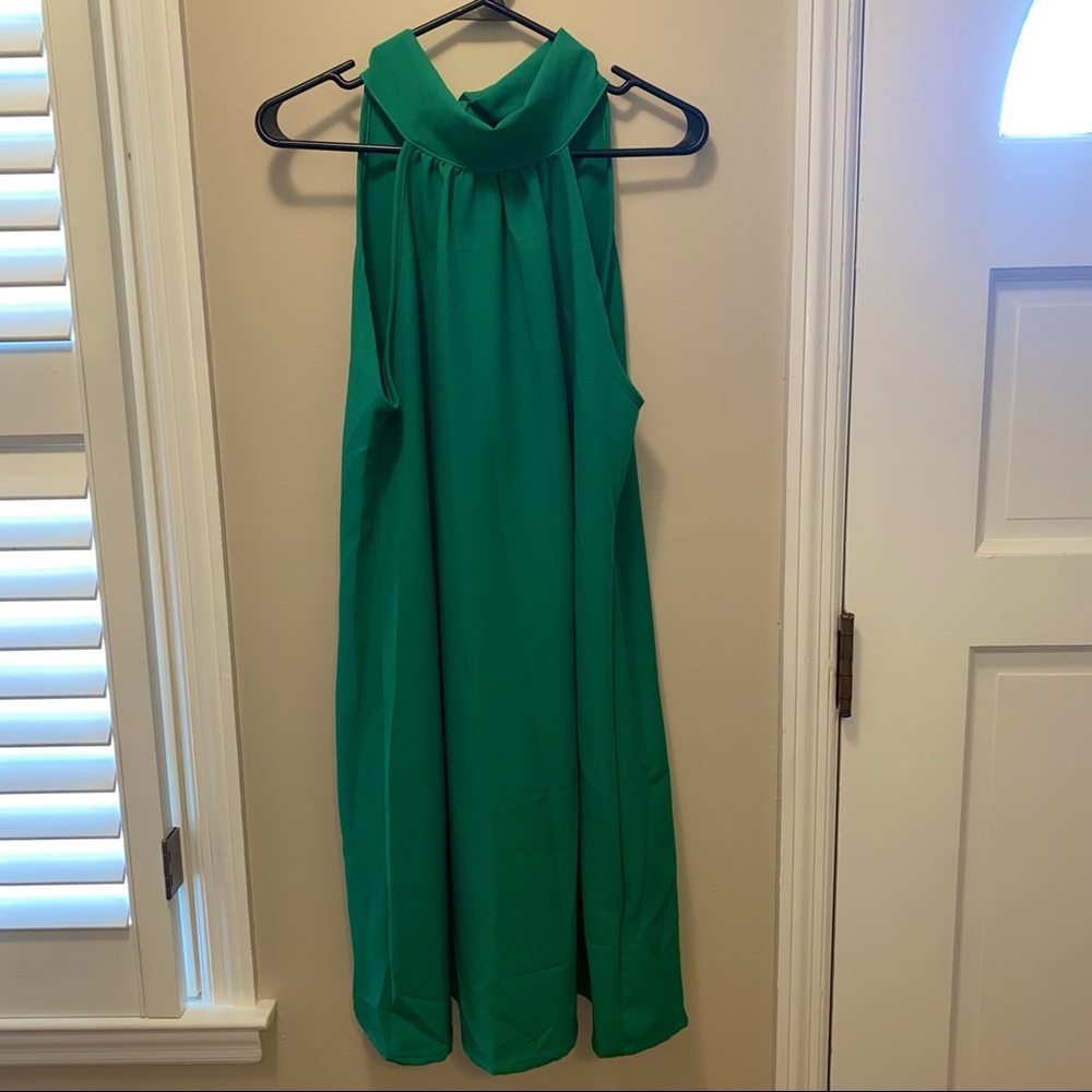 2 Hearts halter neck bow tie dress. NWOT. Size Large.